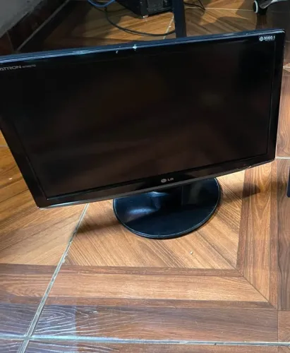 MONITOR COM DEFEITO