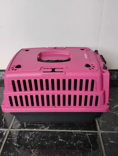 Caixa transparente para animais tamanho 56C - 38L - 34A