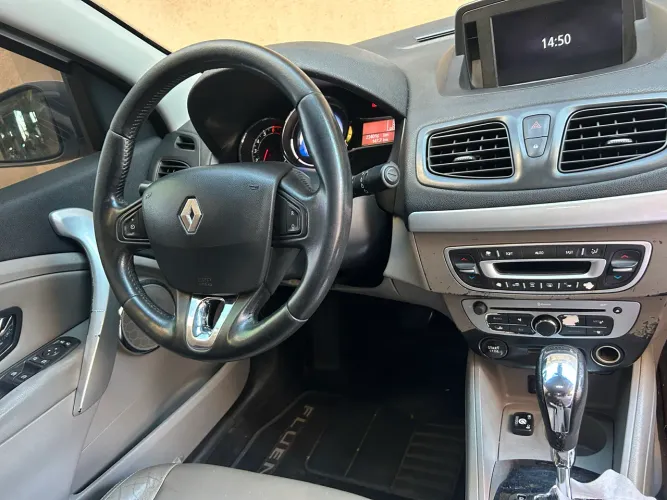 Renault Fluence Sedan Privilège 2.0 16V Flex AUT 2014