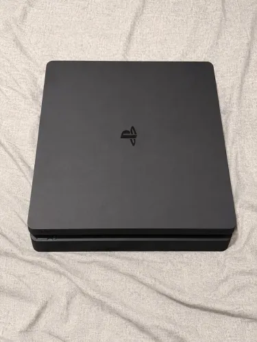PlayStation 4 slim - 1tb - 2 controles
