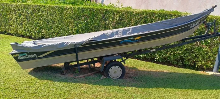 Barco de Alumínio com Carreta