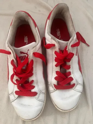 Tenis Puma Original, número 38, nas cores branco e vermelho. Usado, em bom estado