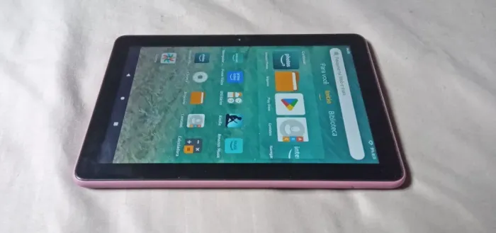 Tablet Amazon Fire 8 Perfeito para entretenimento e leitura funcionando