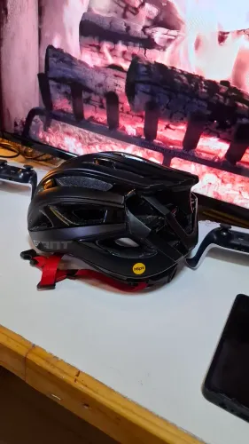 Capacete giant tam:M usado poucas X