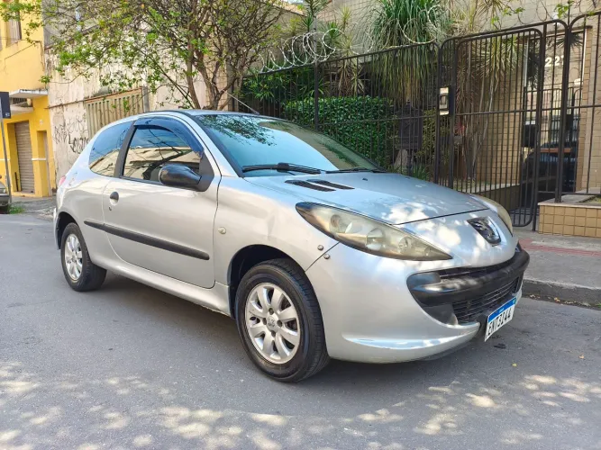 Peugeot 207 X-line 1.4 Flex 8V 3P 2010