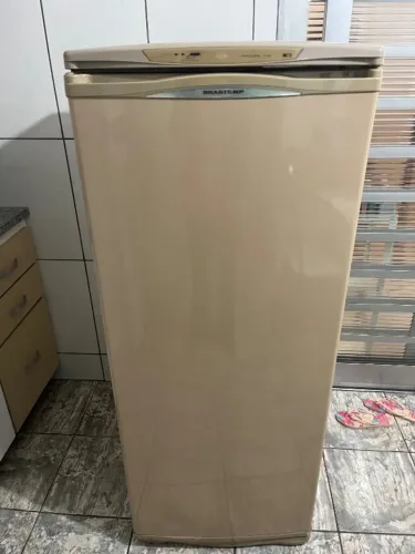 Freezer vertical Brastemp 240 litros - 110v