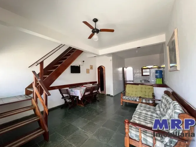 Casa em Ubatuba. Praia da Maranduba. 2 quartos. Condomínio com piscina.