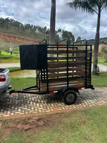 Carretinha para cavalo com grade removivel documentada