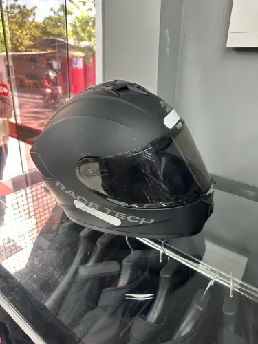 Capacete seminovo