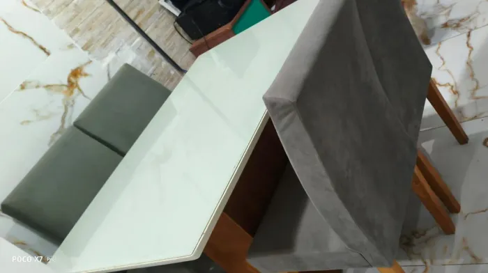 Mesa laqueada de vidro+ 4 cadeiras