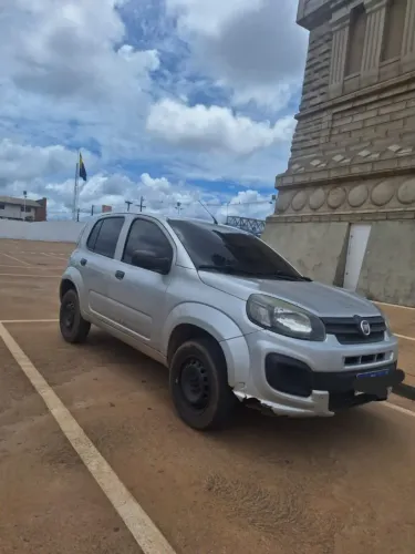 Fiat Uno Attractive 1.0 EVO Fire Flex 8V 5P 2021