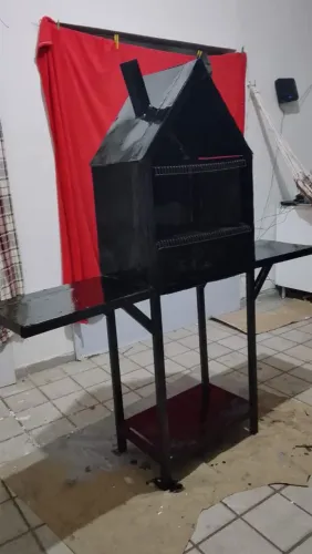 Churrasqueira com suporte...