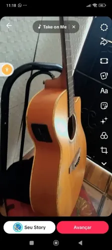 Vendo violão eletrônico tagima