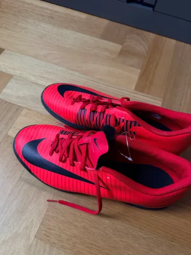 Chuteira Nike Vermelha Mercurial