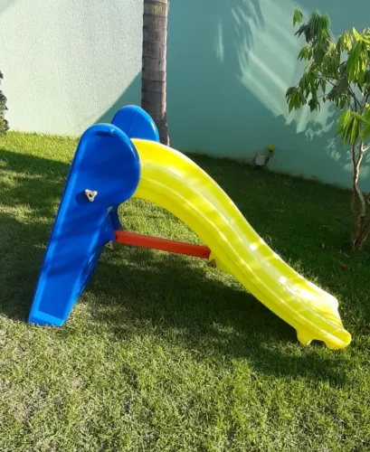 Escorregador Infantil de Plástico