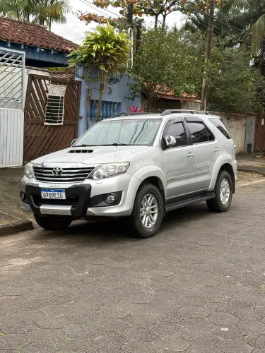 Toyota Hilux SW4 SRV D4-d 4X4 3.0 TDI Dies. AUT 2013