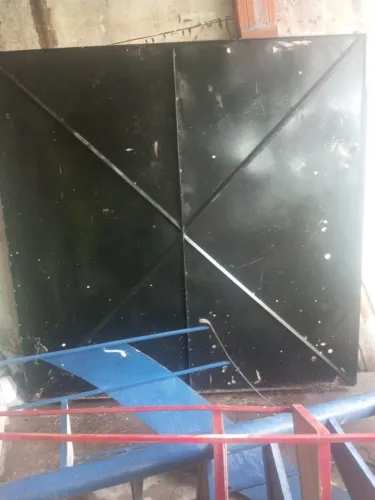 Portão de ferro grande garagem rodanas. Negociável!