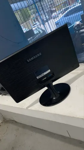 Monitor Samsung 18