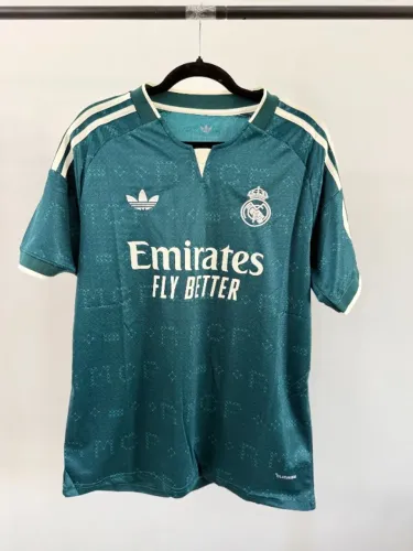Camisa do Real Madrid 2026 II - Versão torcedor - Tamanho G