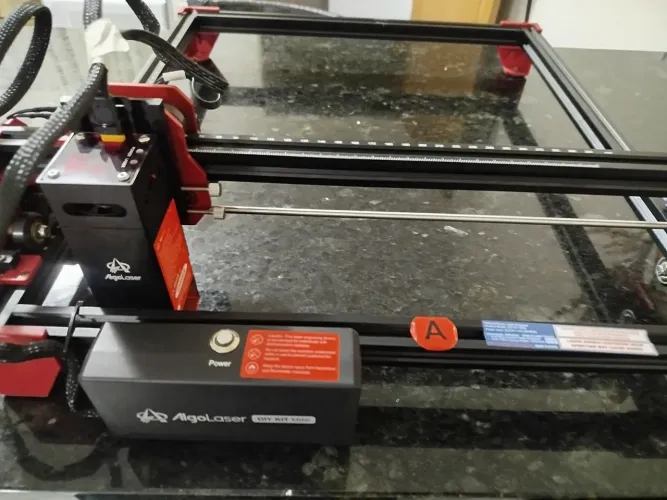 Máquina de gravação a laser