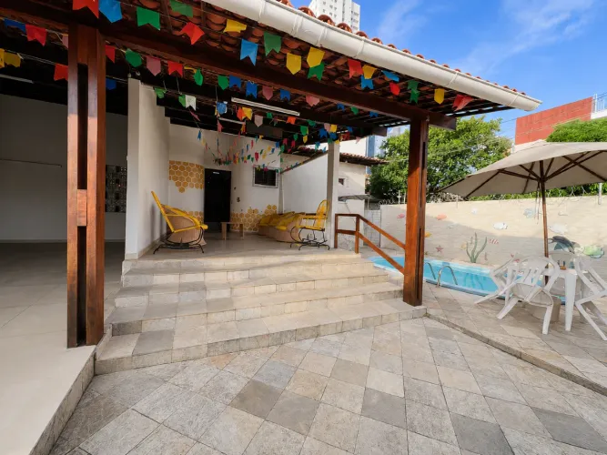 Casa comercial à venda, 7 quartos, 4 vagas, Manaíra - João Pessoa/PB