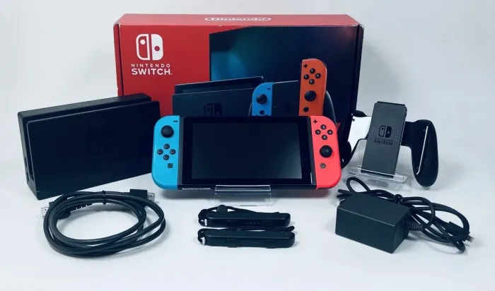 Nintendo Switch Completo Com Caixa! (Aceito Cartão)