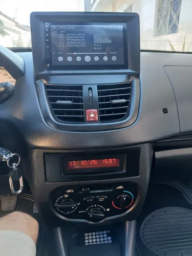 Peugeot 207 Sedan Passion XR 1.4 Flex 8V 4P 2012