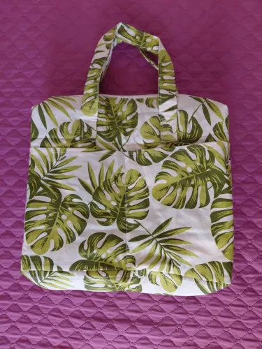 Bolsa Artesanal de Tecido Estampada - Feita à Máquina com Bolso Frontal