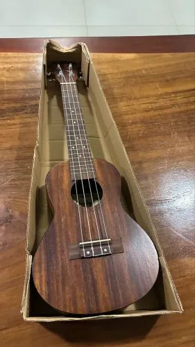Ukulele Shelby SU-23T