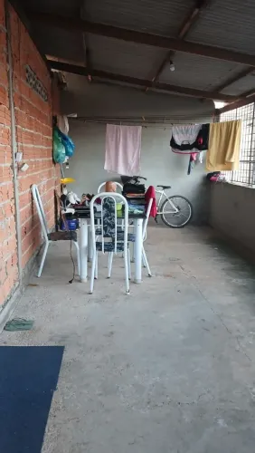 Fica no bairro do Congós na 13° avenida, segunda casa da ponte.