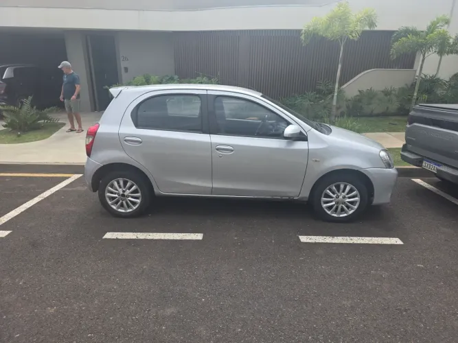 Toyota Etios XLS 1.5 Flex 16V 5P Mec. 2014
