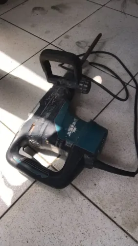 Vendo um martelete rompedor, valor 2500