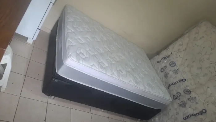 Cama box casal baú colchão Ortobom molas ensacandas 