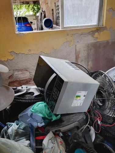 Ventiladores quebrados e carcaça 
