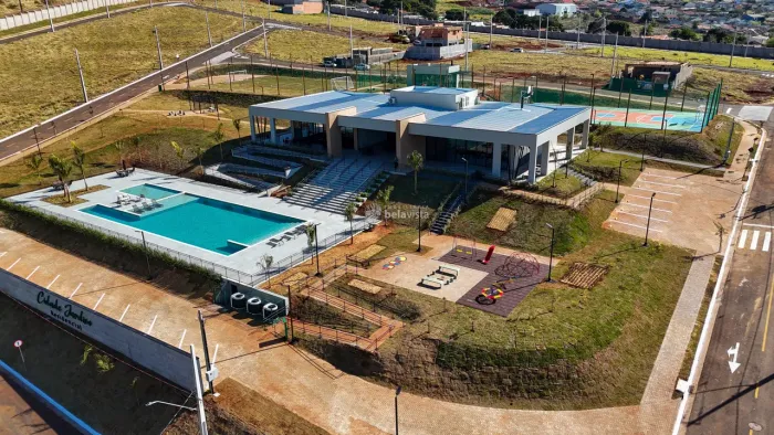 TERRENO À VENDA NO CONDOMINIO CIDADE JARDIM EM APUCARANA.