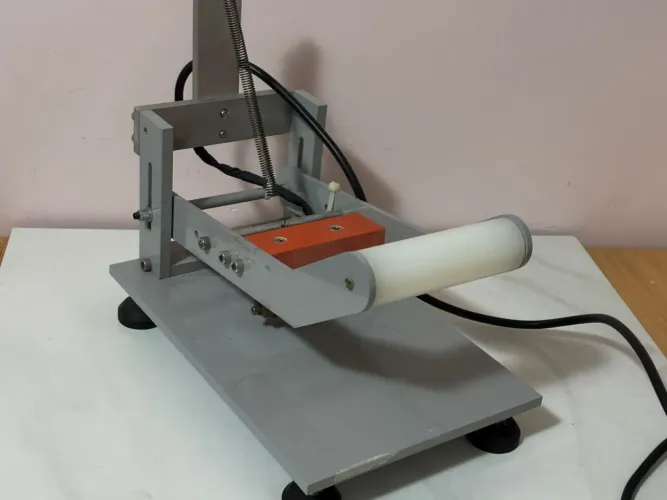 Máquina para Hot Stamp para Couro. Carimbos Decco 220v