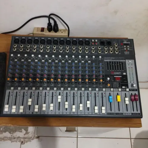 Mesa de Som 16 Canais Arcano AMIX-16 USB para Igrejas, Bandas e Eventos