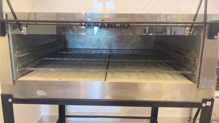 Forno de pedra elétrico com gratinador