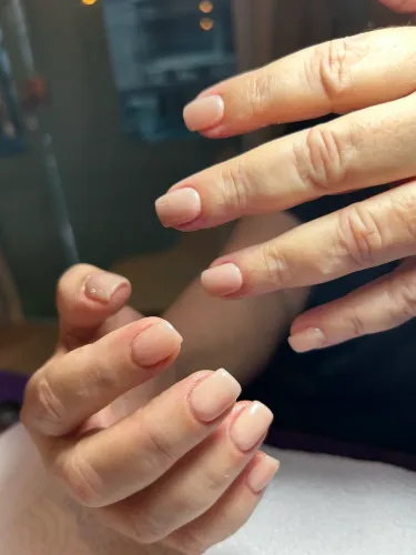 Vaga para 2 manicures!!!!!