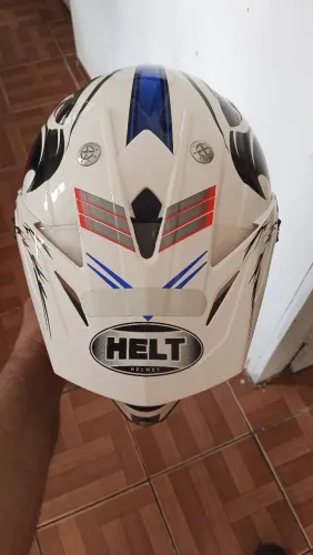 Capacete a venda