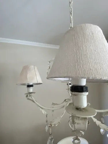 Lustre em metal estilo provençal
