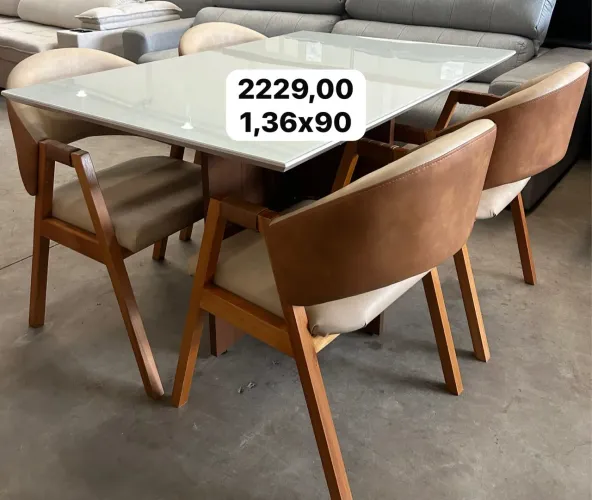 Jogo de mesa de jantar