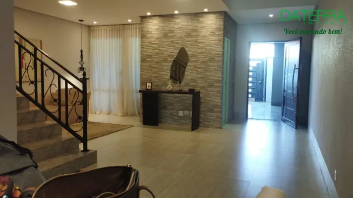 Sobrado Tríplex (4S/1M) Único e exclusivo no Setor Jaó: Você merece esse Alto Padrão!