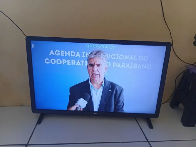 TV LG DE 32 POLEGADAS SMART