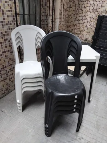Cadeira Plástica BISTRÔ NOVA Surreal Incrível LQ60