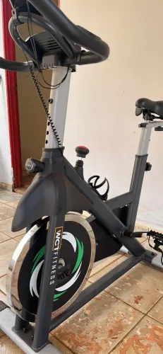 Bicicleta ergométrica WCT 20 kg de inércia 