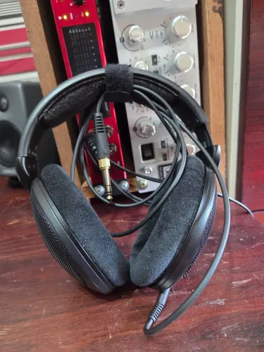 Fones senheiser HD 400 Pro referencia 