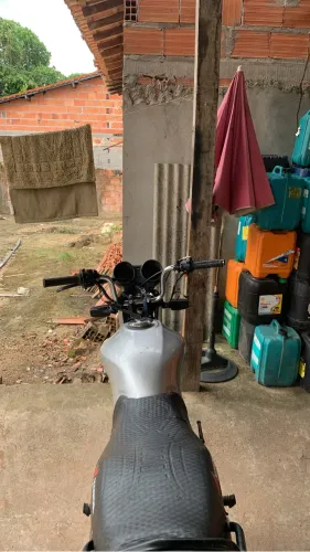 Moto em perfeito estado, só pegar e andar.