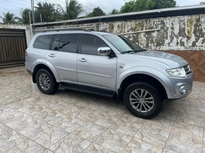 Mitsubishi Pajero Dakar HPE 3.2 4X4 T.I Dies 5P AUT 2015