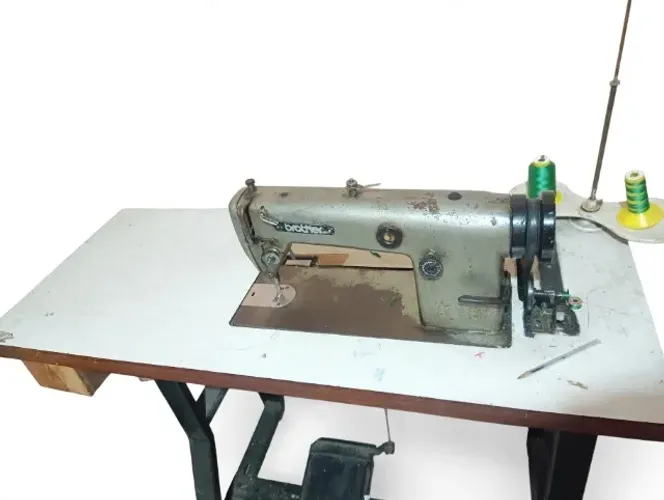 Máquina Reta Industrial Brother - Mesa Completa - Funcionando 220v